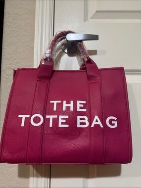 MJ  The Tote Bag in Fuchsia Pink